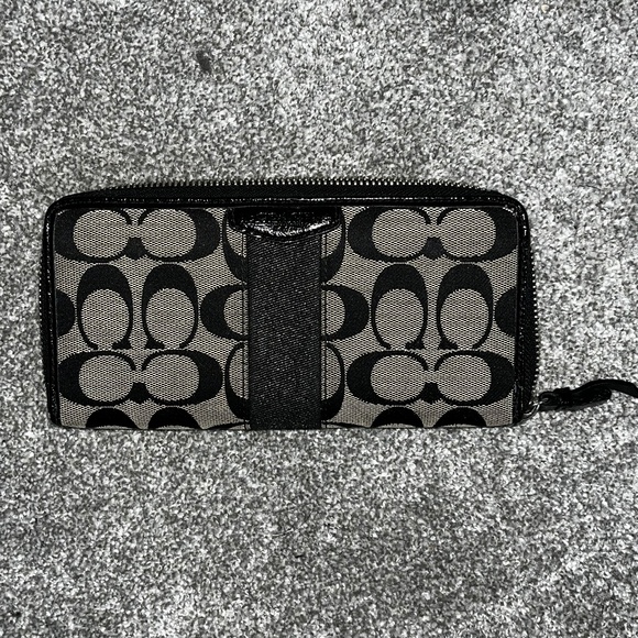 Coach Wallet - Picture 1 of 5